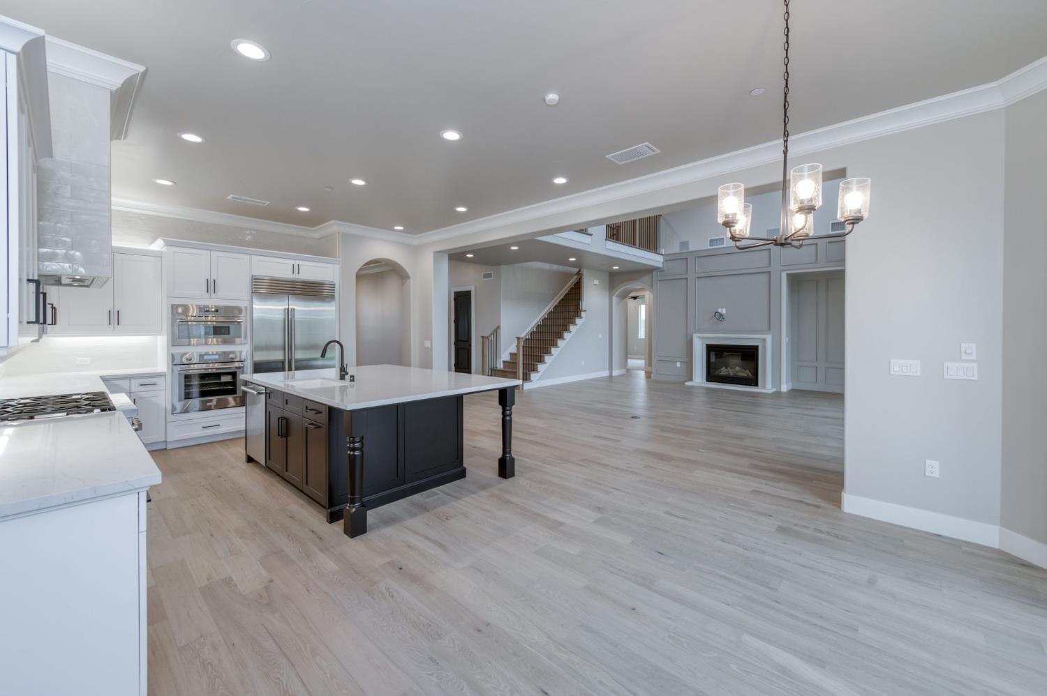 11637 N Trevino Ln, Fresno, CA 93730