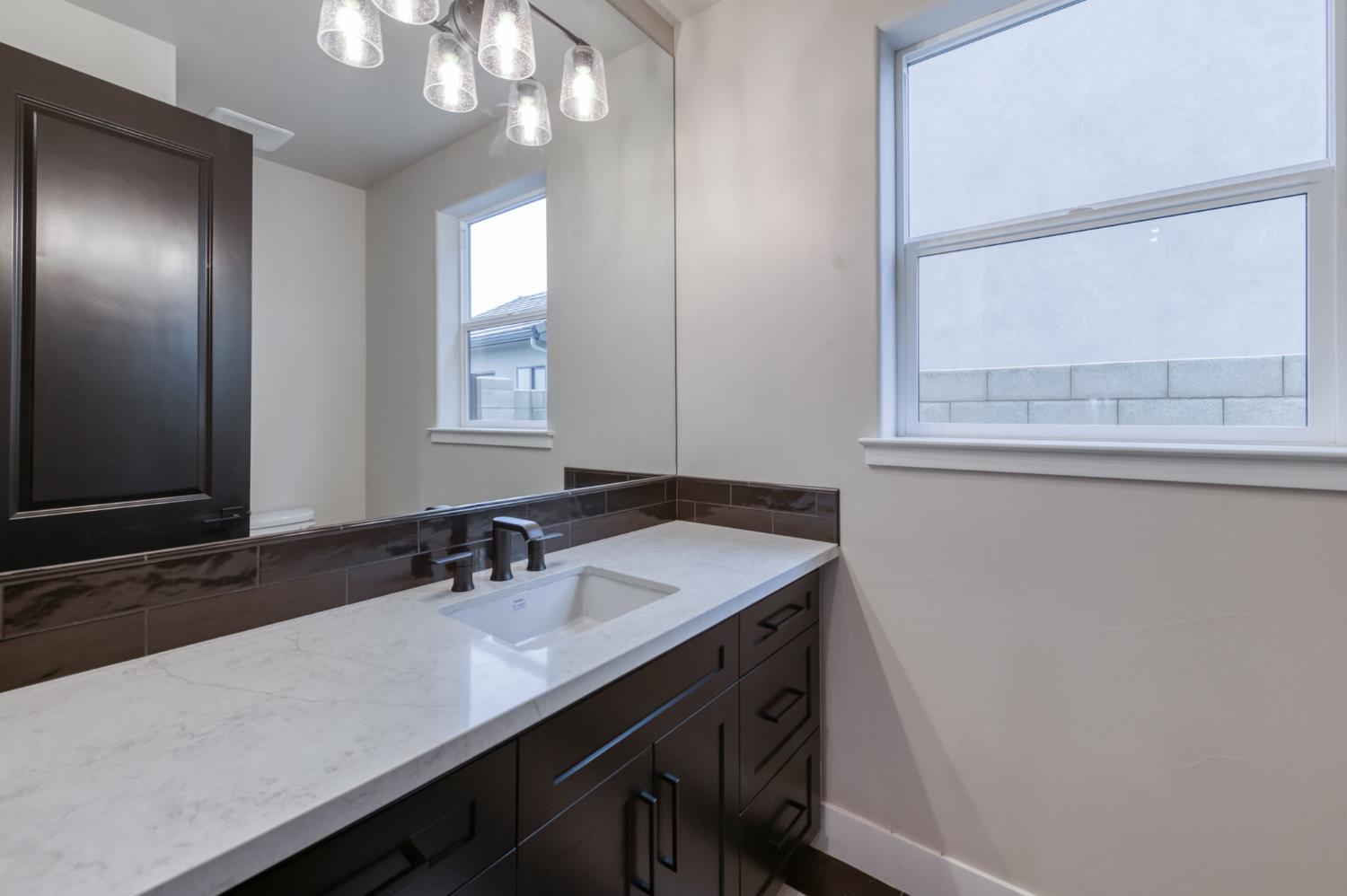 11637 N Trevino Ln, Fresno, CA 93730