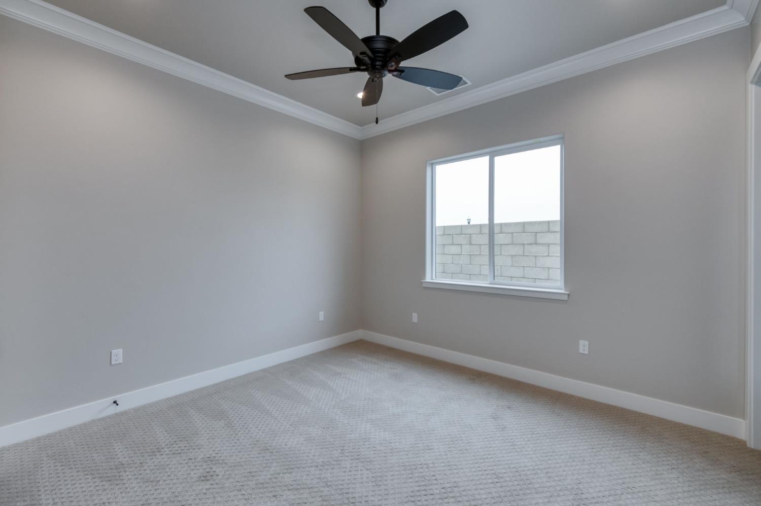 11637 N Trevino Ln, Fresno, CA 93730