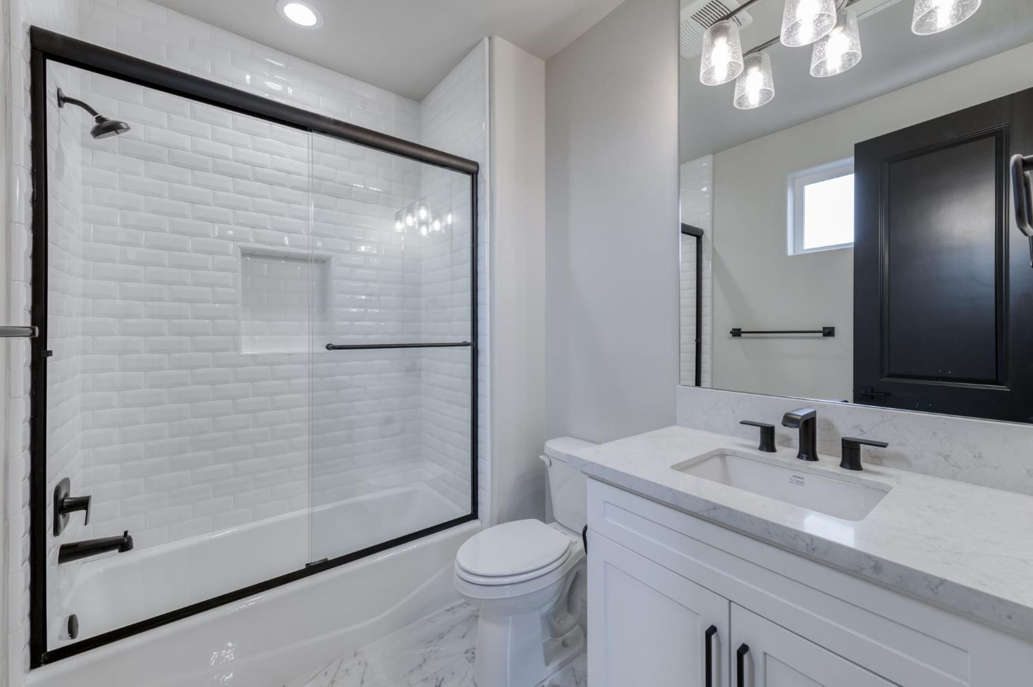 11637 N Trevino Ln, Fresno, CA 93730