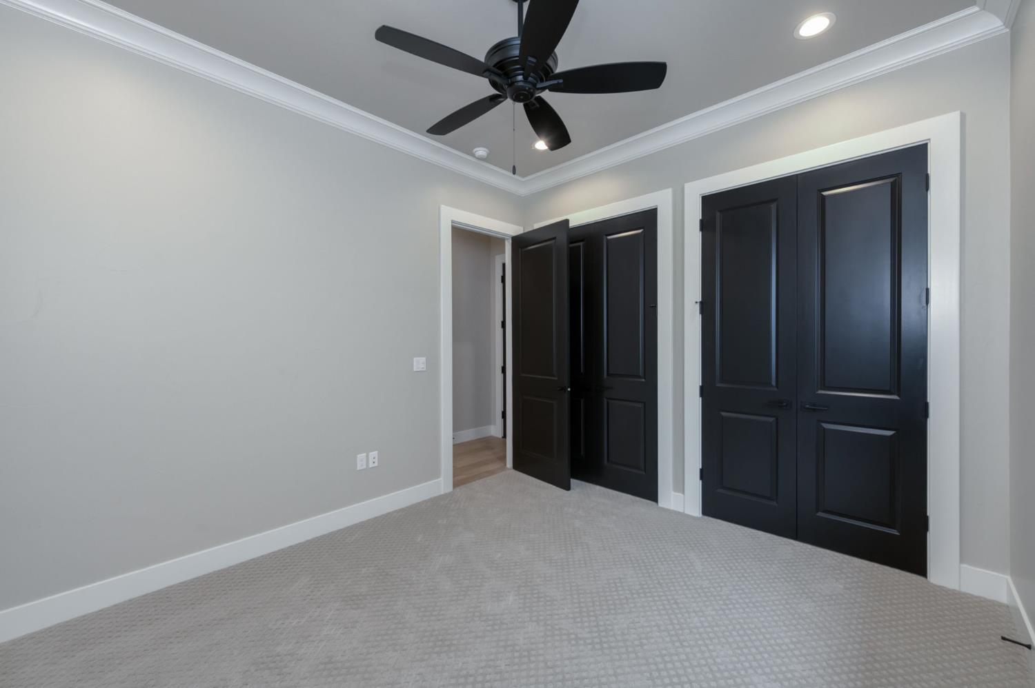 11637 N Trevino Ln, Fresno, CA 93730