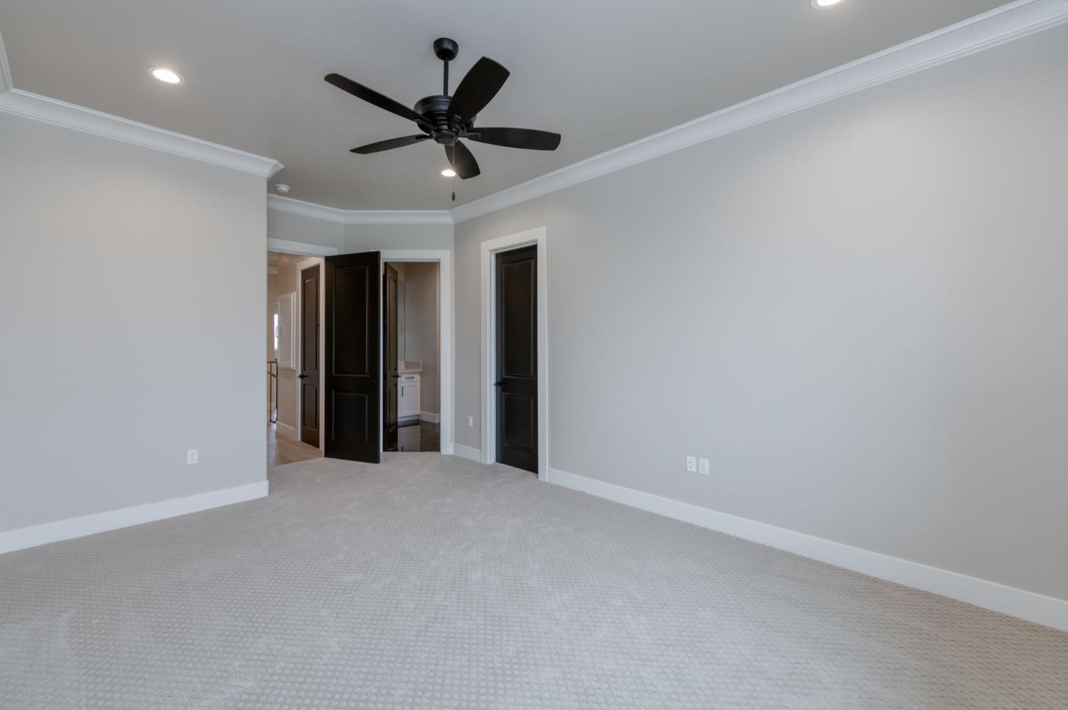 11637 N Trevino Ln, Fresno, CA 93730