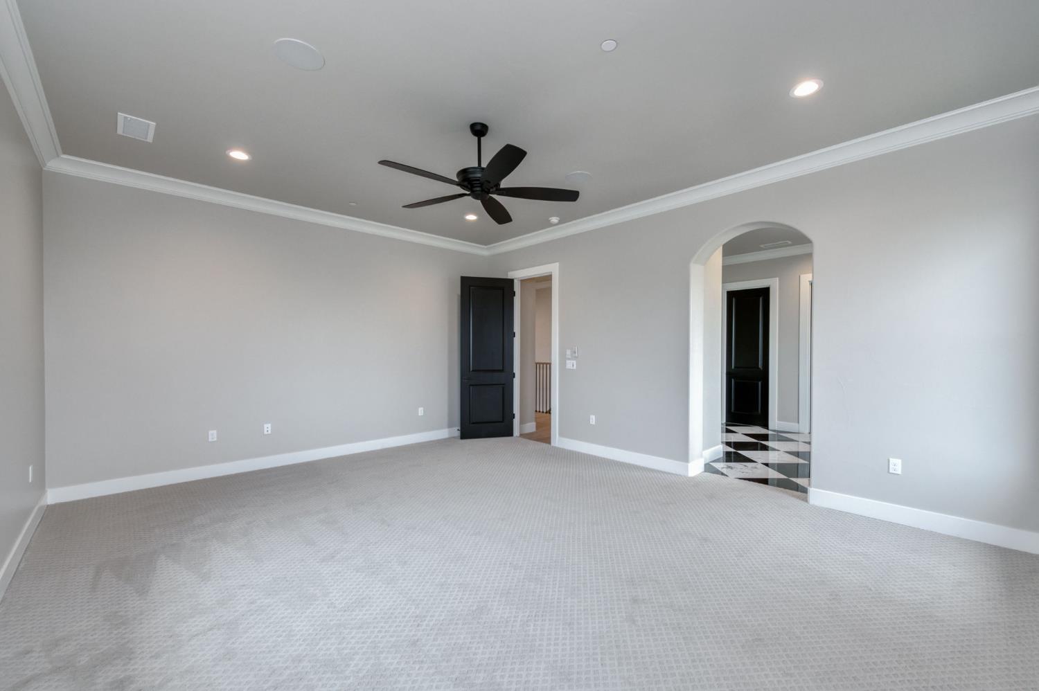 11637 N Trevino Ln, Fresno, CA 93730