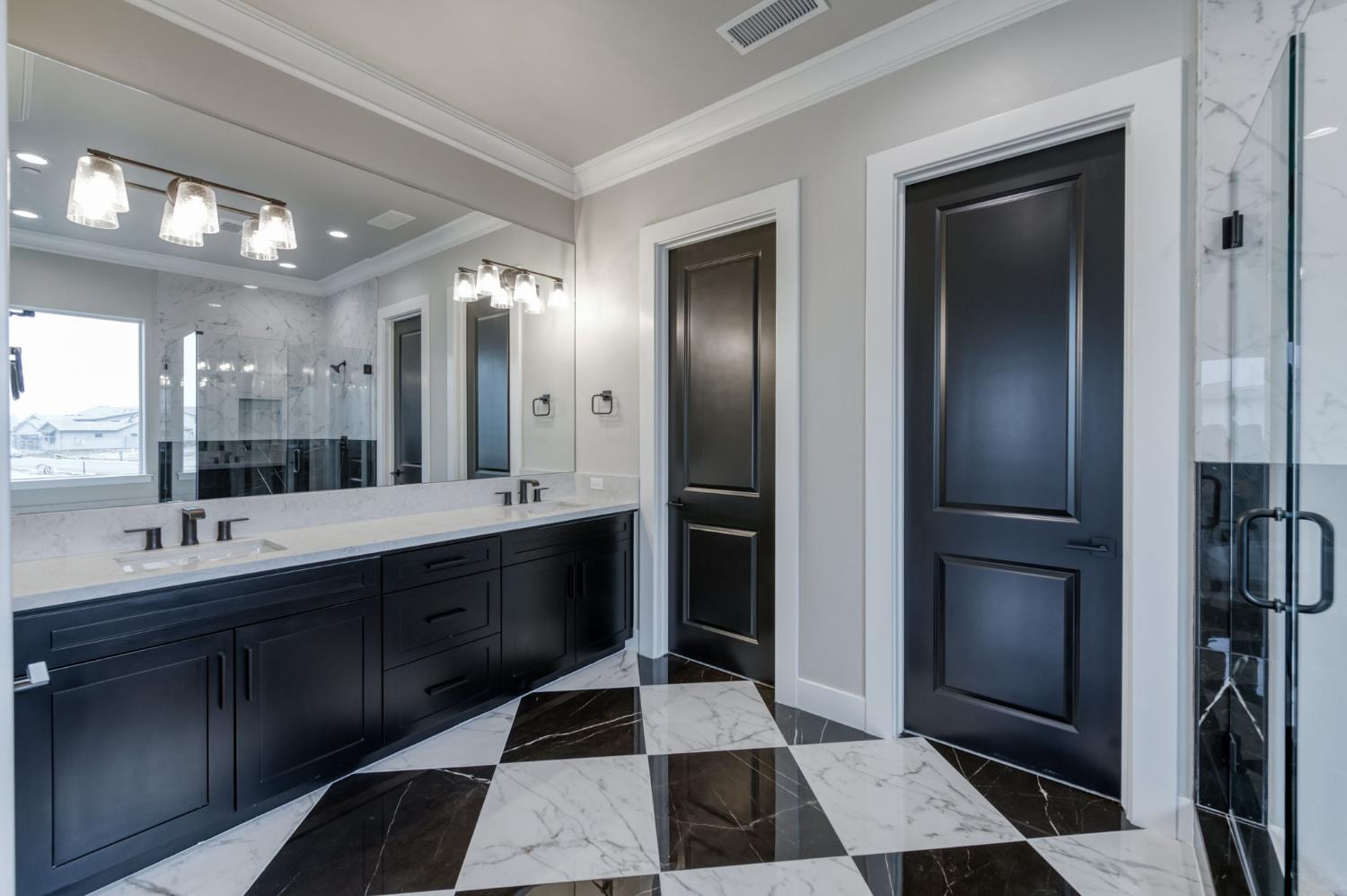 11637 N Trevino Ln, Fresno, CA 93730