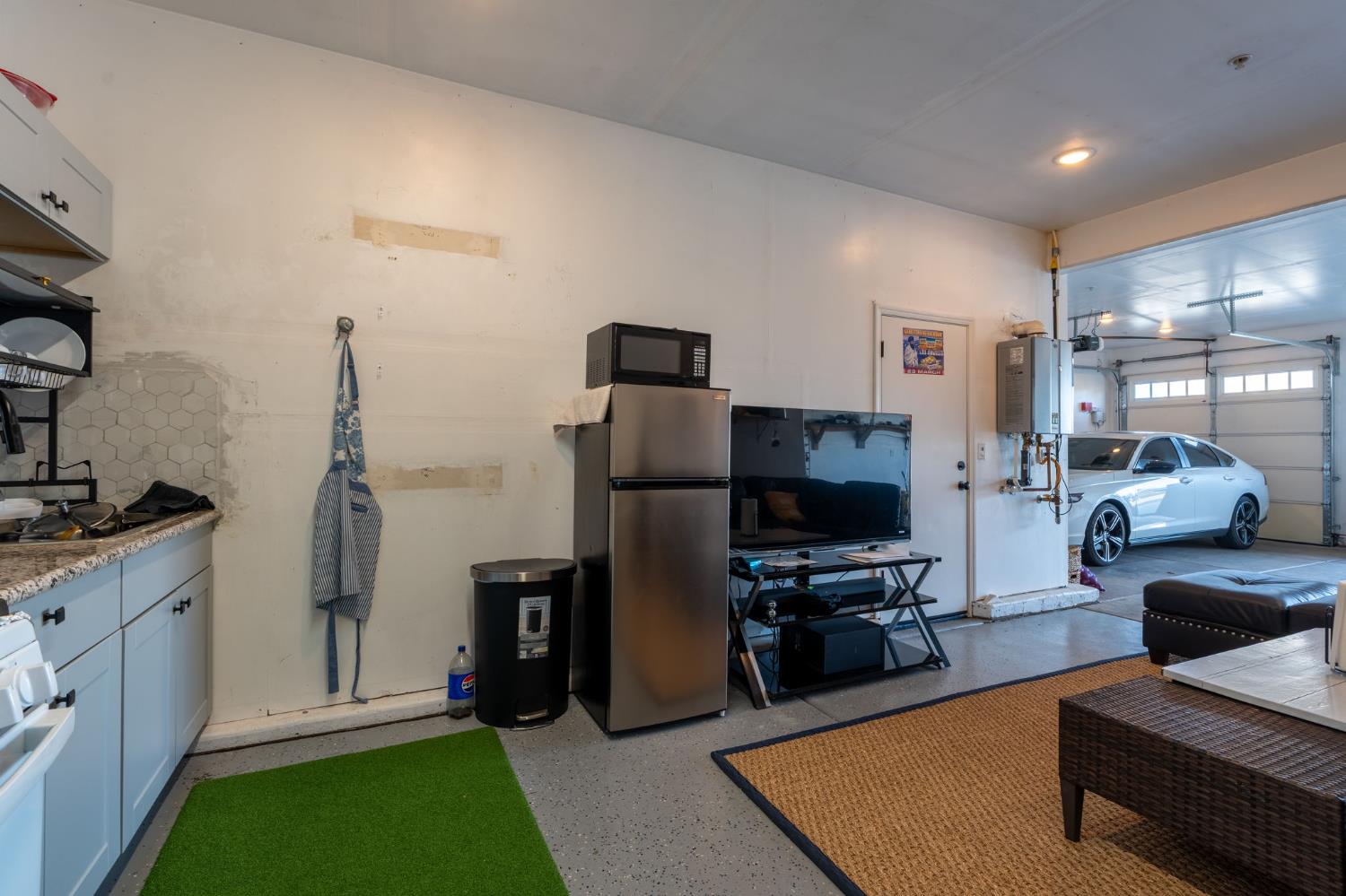 6701 E Providence Ave, Fresno, CA 93727