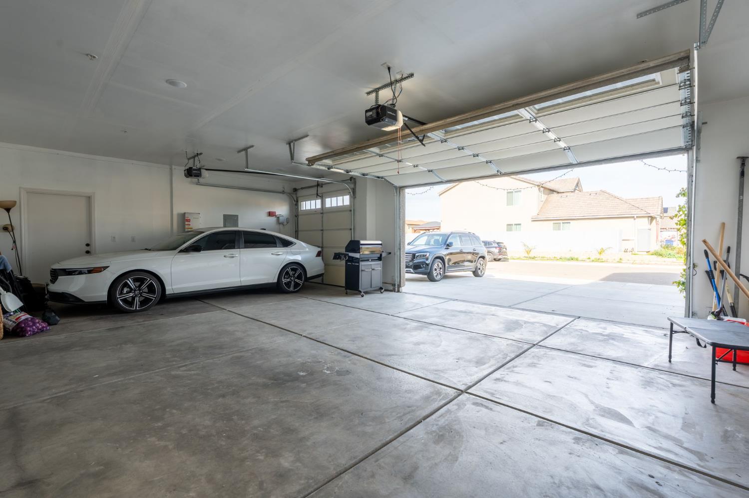 6701 E Providence Ave, Fresno, CA 93727