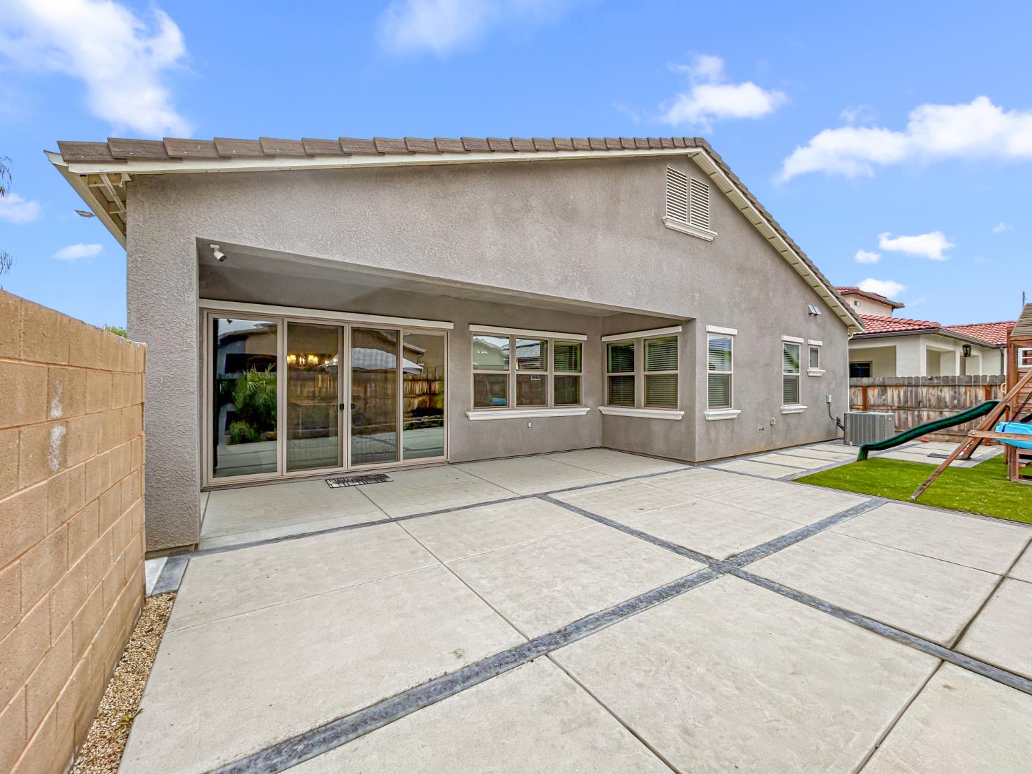 2788 N Douglas Ave, Fresno, CA 93727