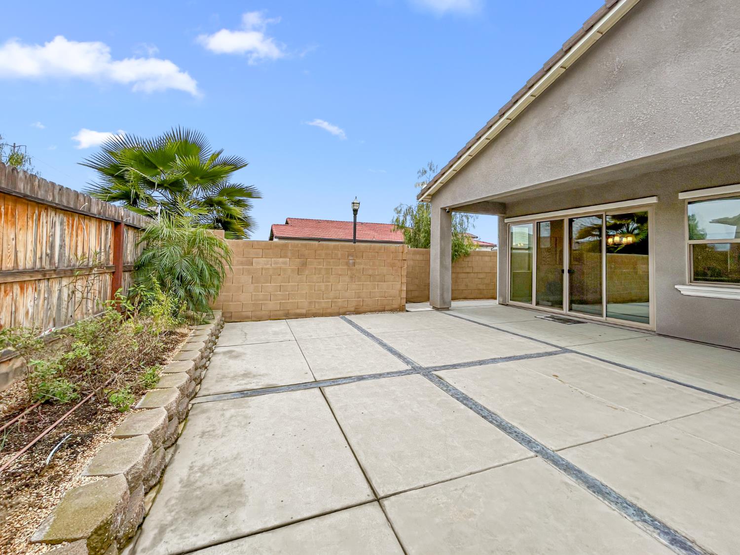 2788 N Douglas Ave, Fresno, CA 93727