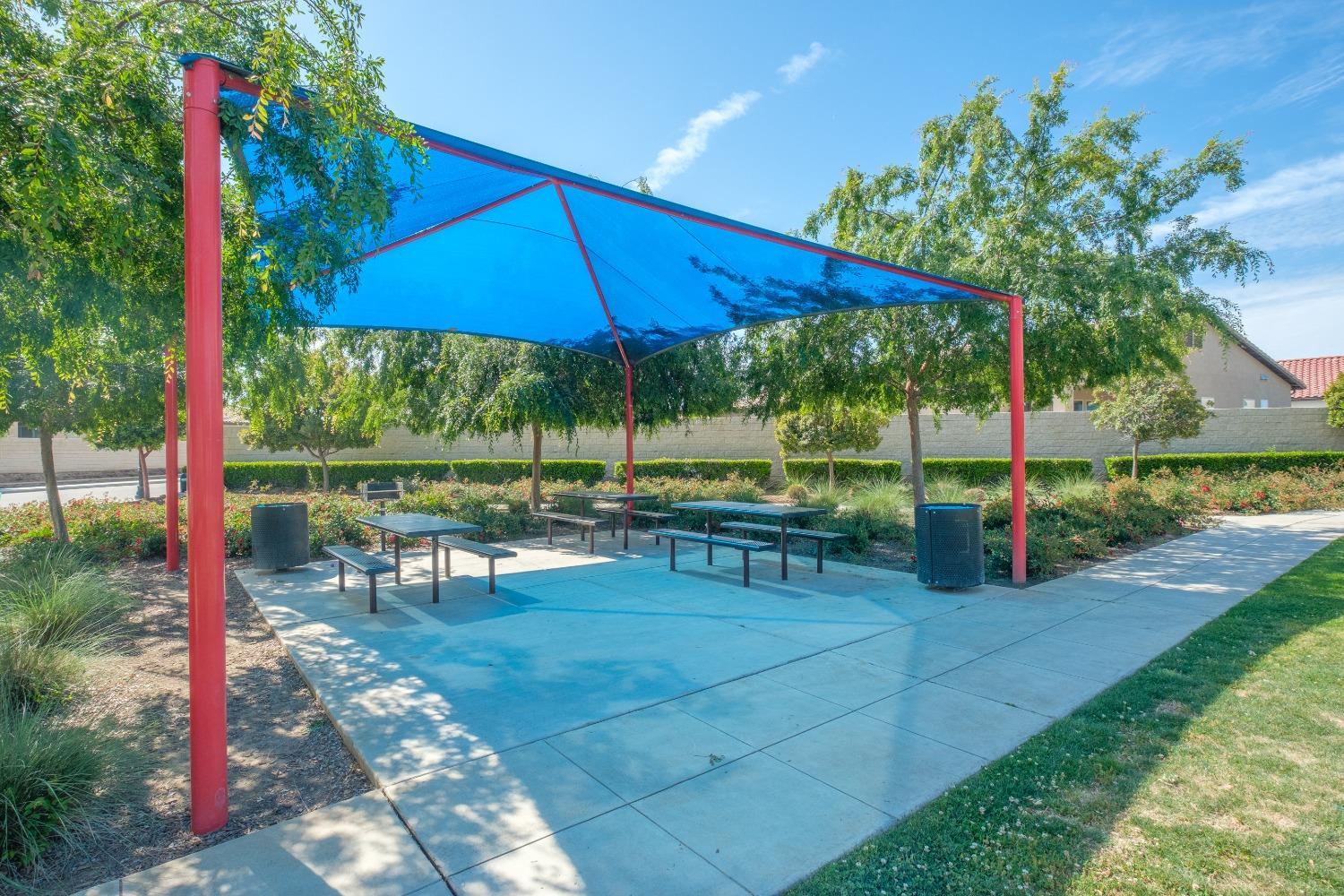 2788 N Douglas Ave, Fresno, CA 93727