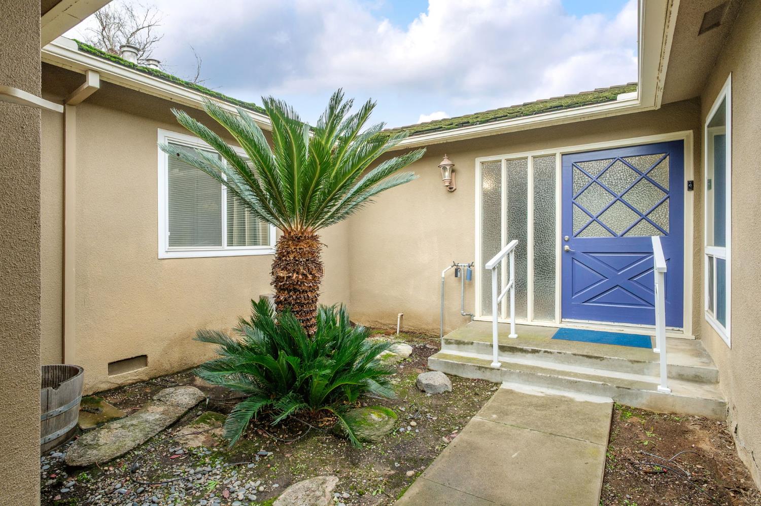 516 W Palo Alto Ave, Fresno, CA 93704