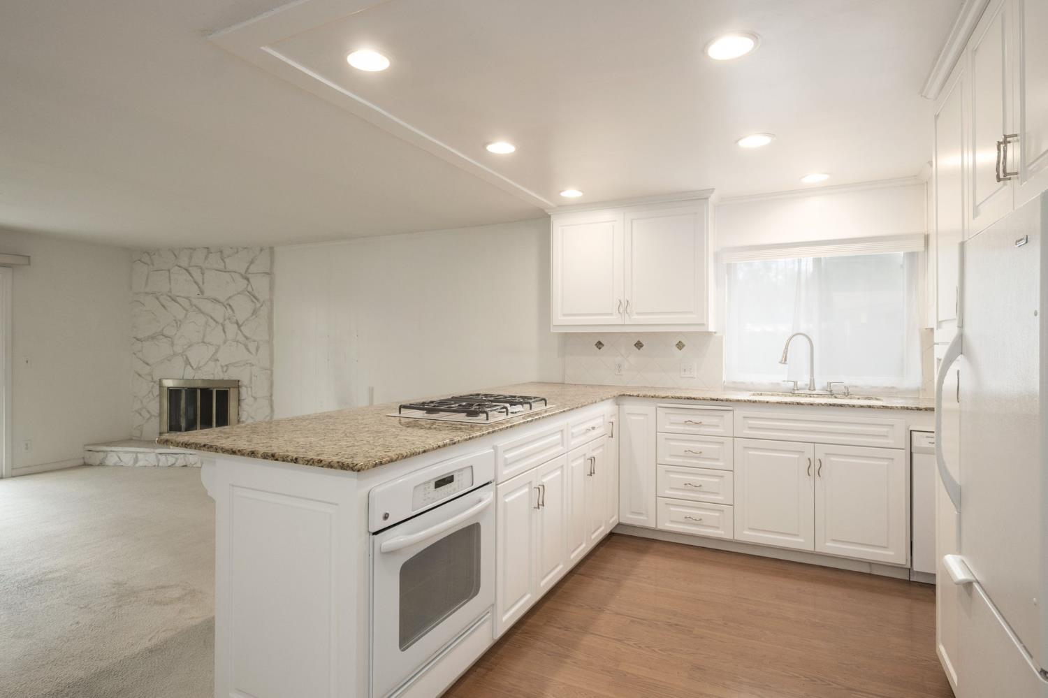 516 W Palo Alto Ave, Fresno, CA 93704