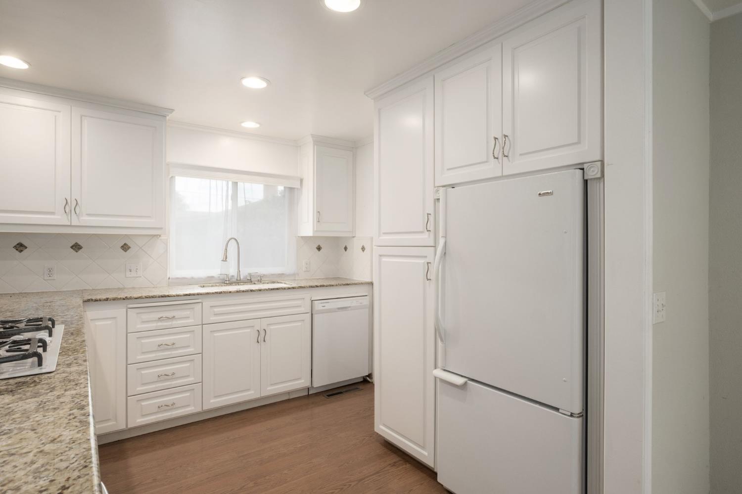 516 W Palo Alto Ave, Fresno, CA 93704