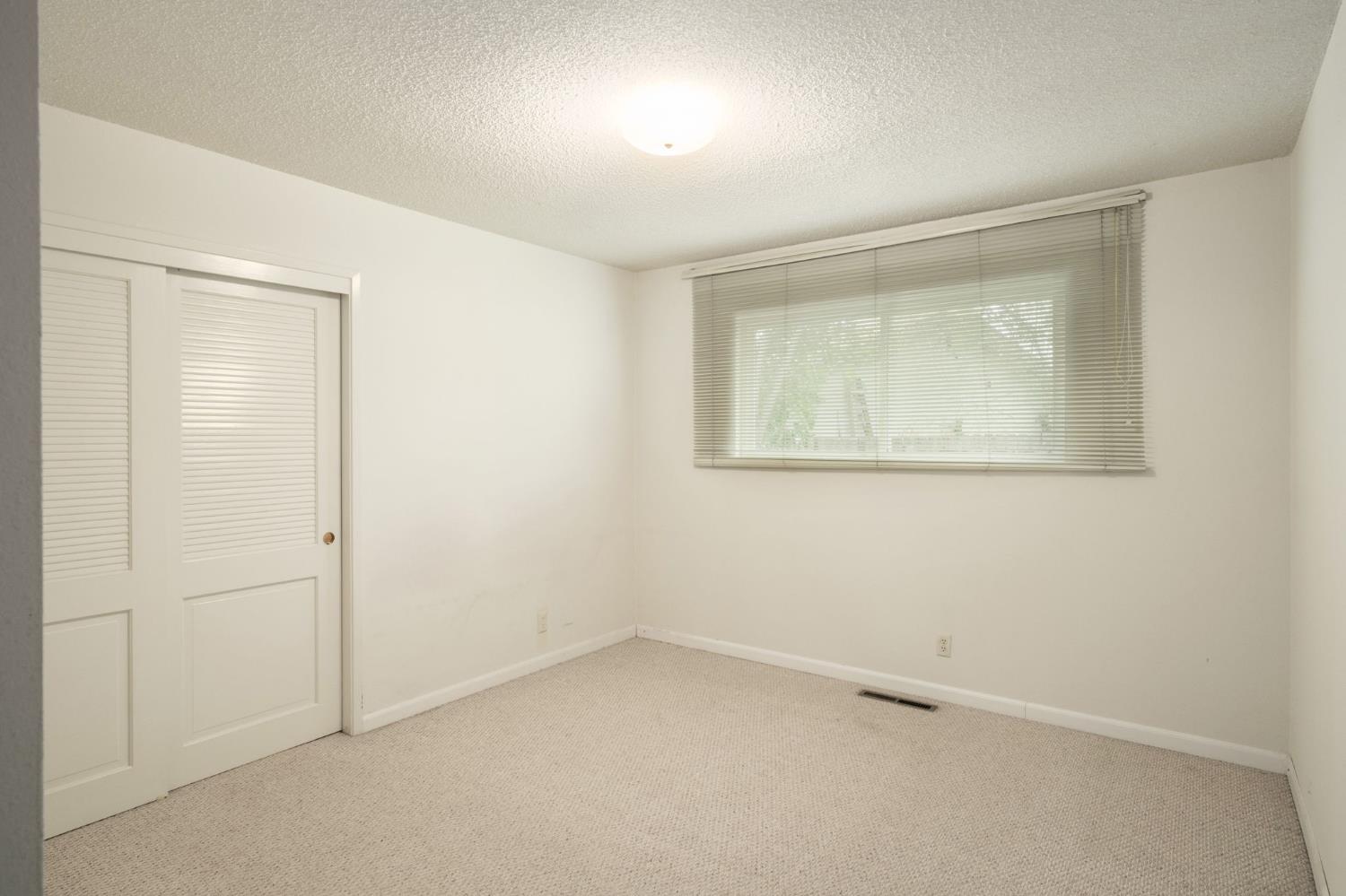 516 W Palo Alto Ave, Fresno, CA 93704