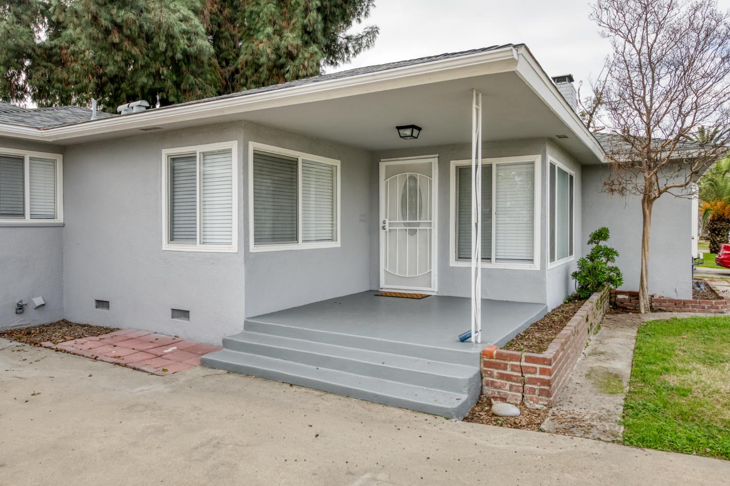 3938 E Michigan Ave, Fresno, CA 93703