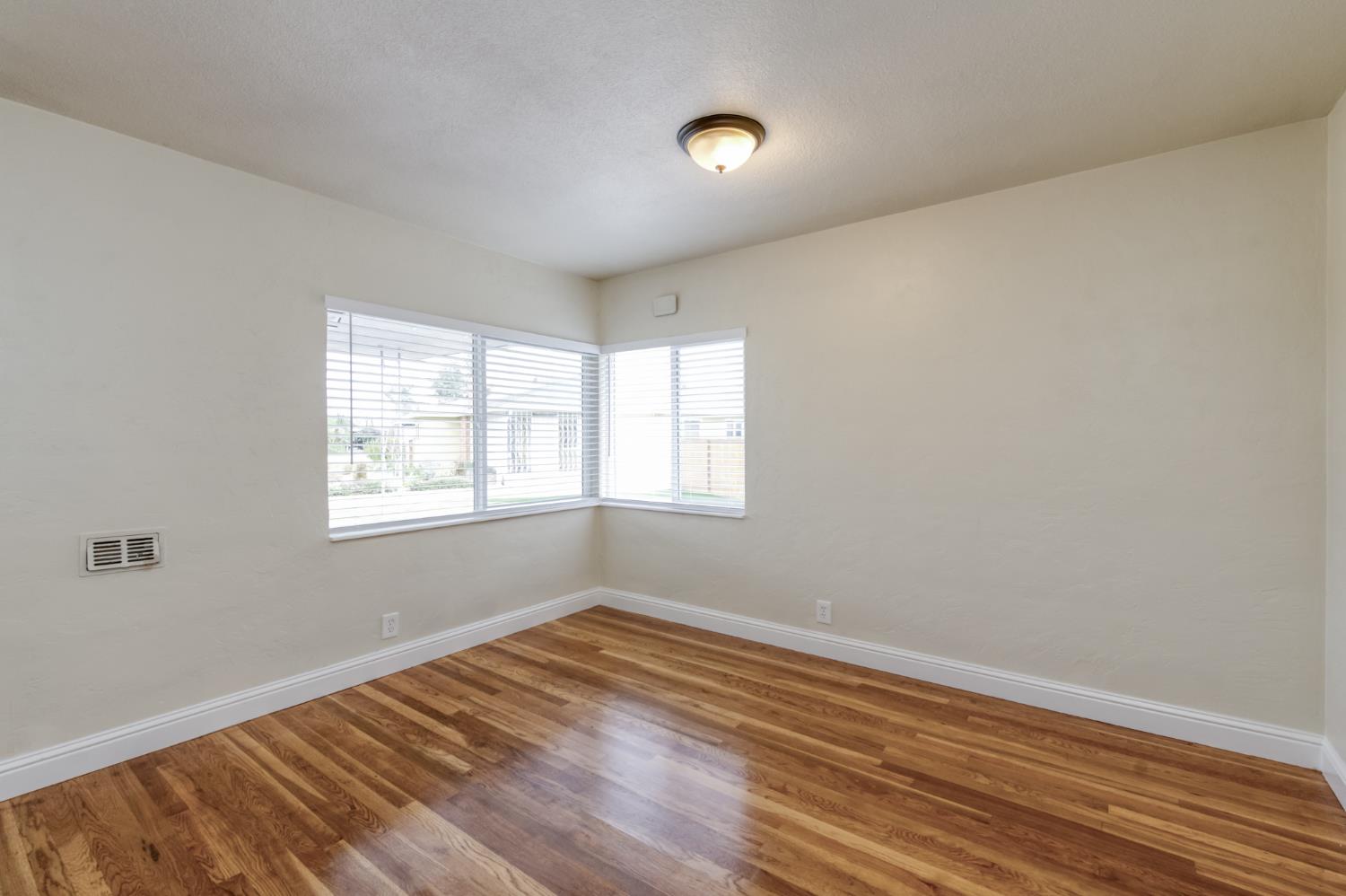 3938 E Michigan Ave, Fresno, CA 93703