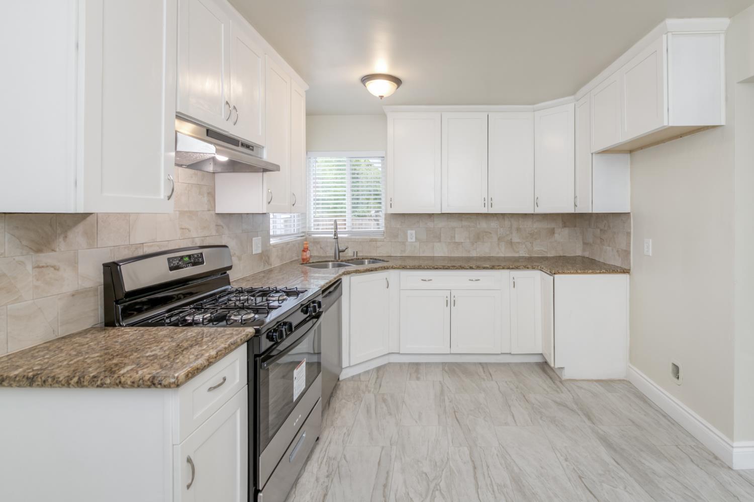 3938 E Michigan Ave, Fresno, CA 93703