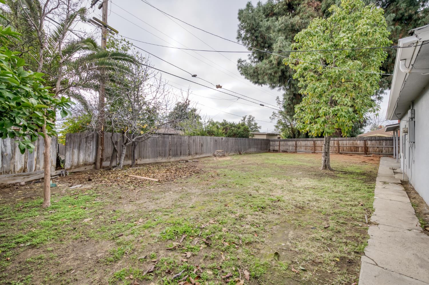 3938 E Michigan Ave, Fresno, CA 93703