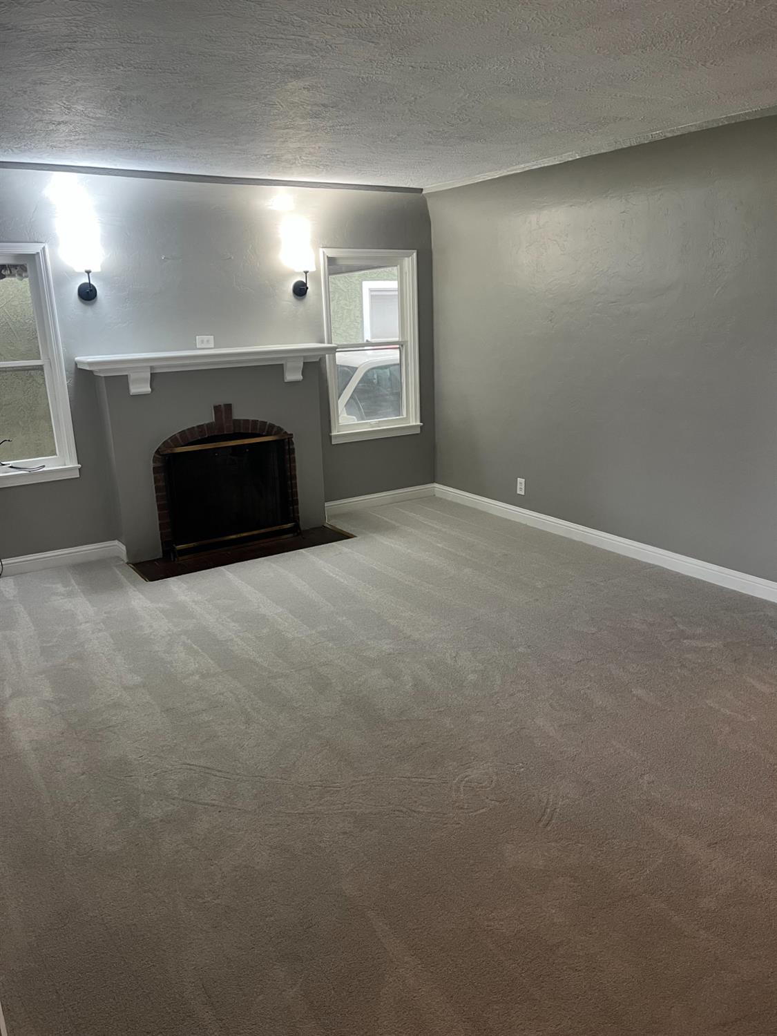 4662 E Illinois Ave, Fresno, CA 93702