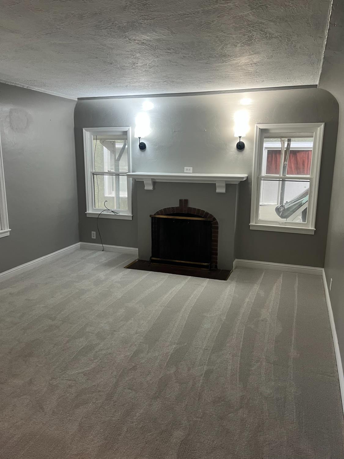 4662 E Illinois Ave, Fresno, CA 93702