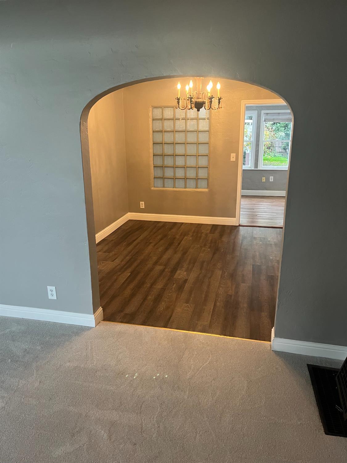 4662 E Illinois Ave, Fresno, CA 93702