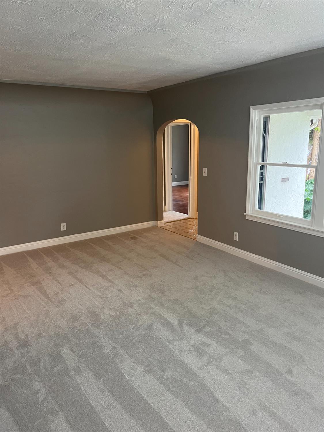 4662 E Illinois Ave, Fresno, CA 93702