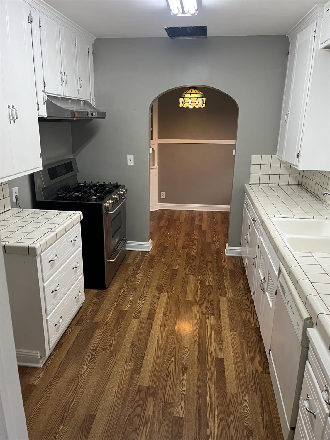 4662 E Illinois Ave, Fresno, CA 93702