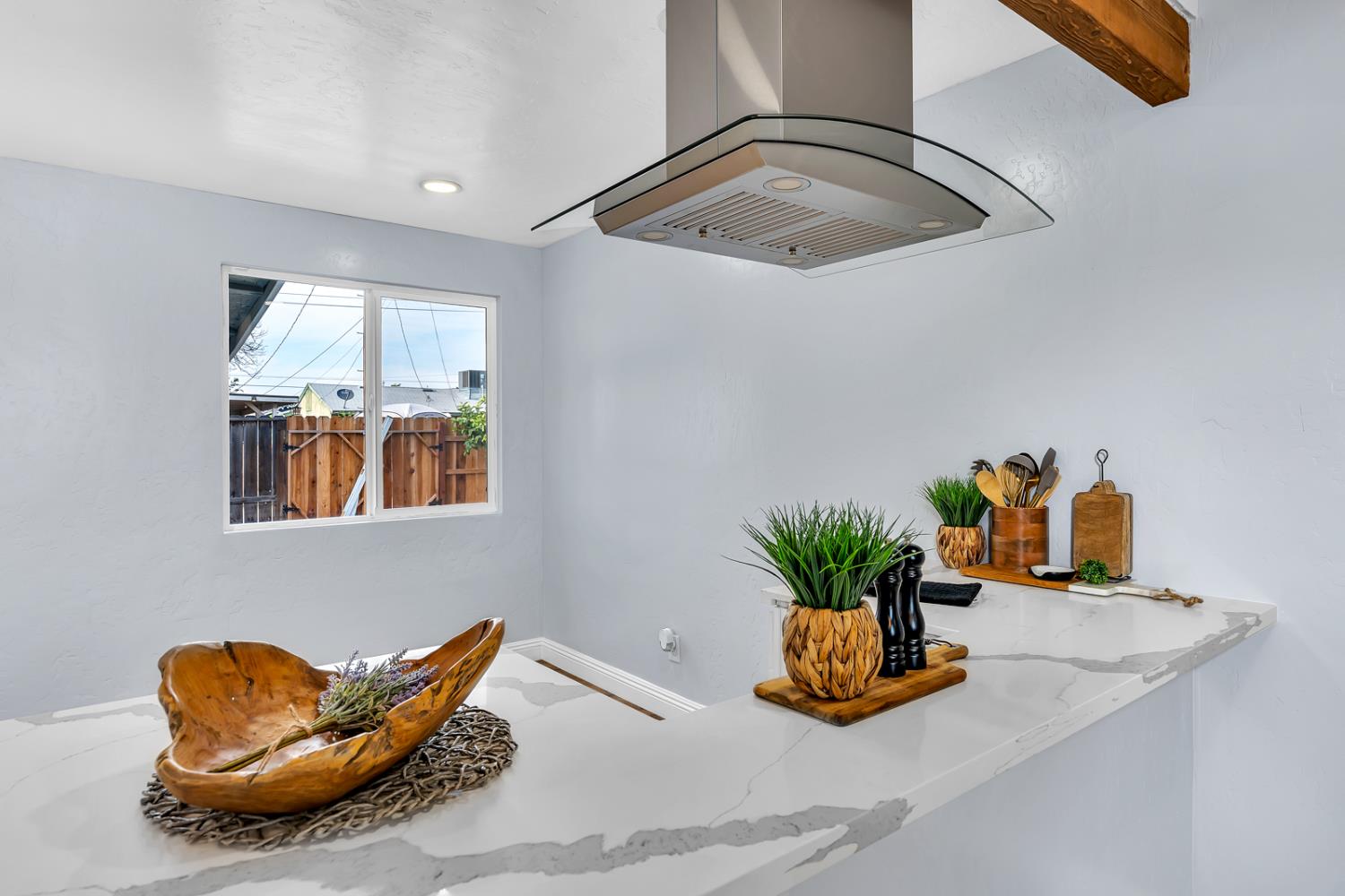 2719 E Norwich Ave, Fresno, CA 93726