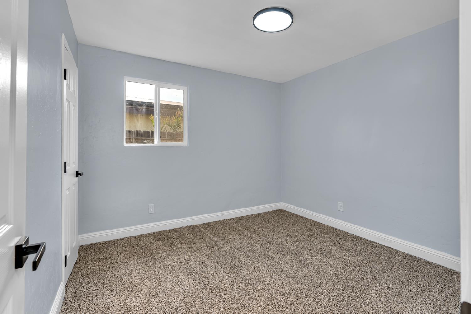 2719 E Norwich Ave, Fresno, CA 93726