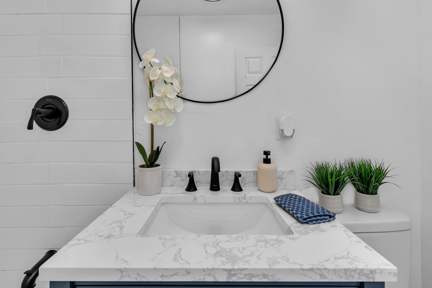 2719 E Norwich Ave, Fresno, CA 93726