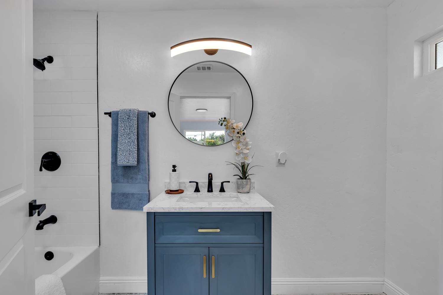 2719 E Norwich Ave, Fresno, CA 93726