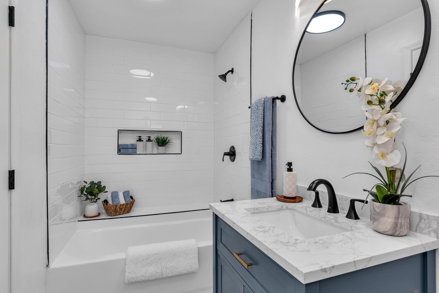 2719 E Norwich Ave, Fresno, CA 93726