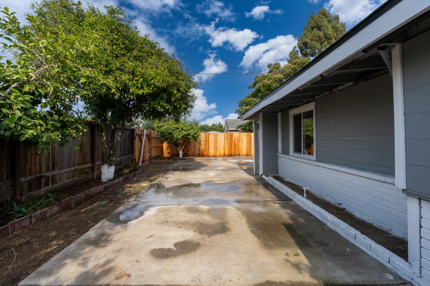 2719 E Norwich Ave, Fresno, CA 93726