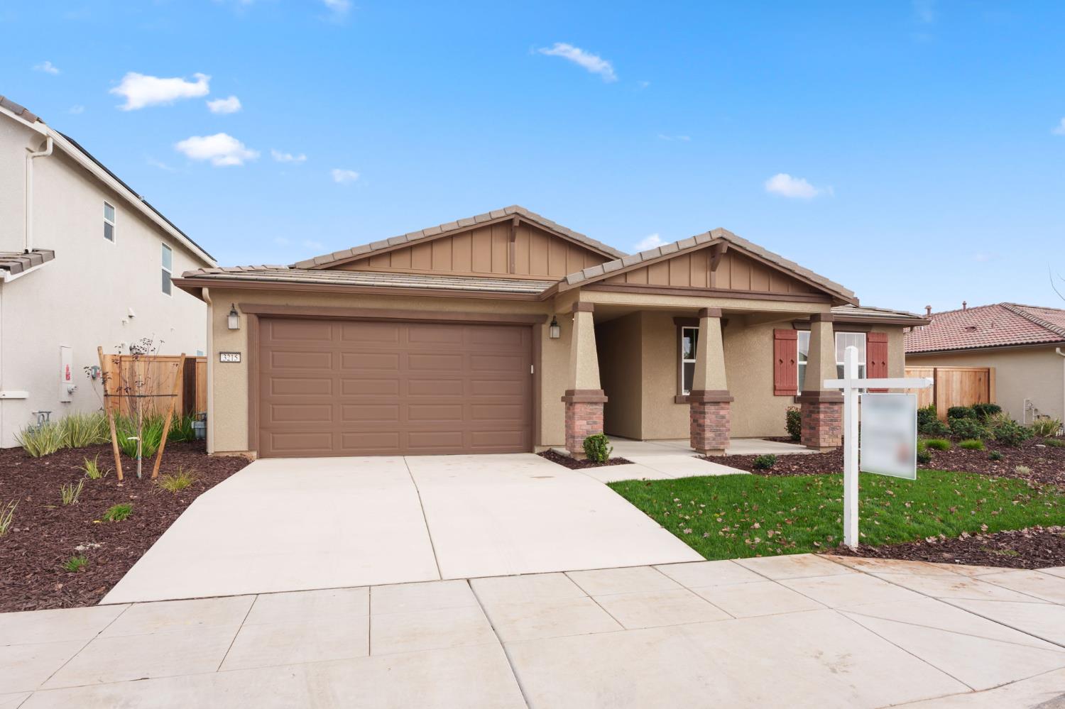 3215 Lourdes Ave, Clovis, CA 93619