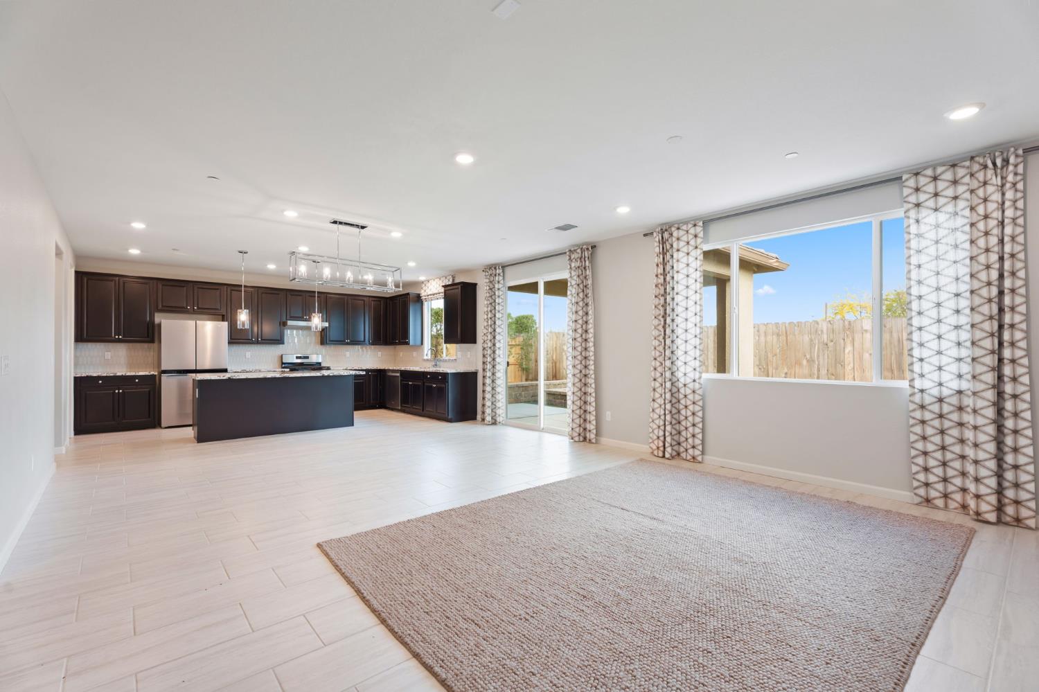 3215 Lourdes Ave, Clovis, CA 93619