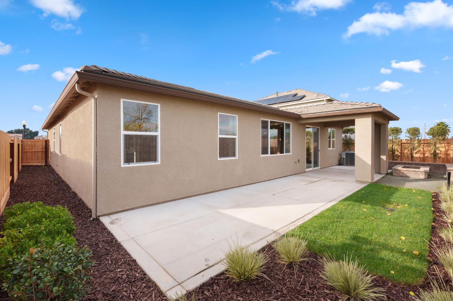 3215 Lourdes Ave, Clovis, CA 93619