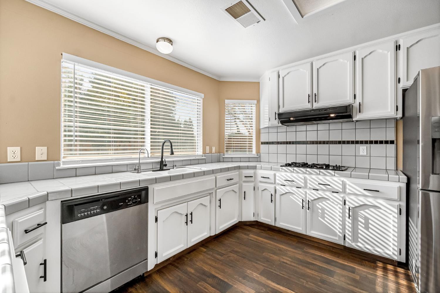 2034 Wrenwood Ave, Clovis, CA 93611