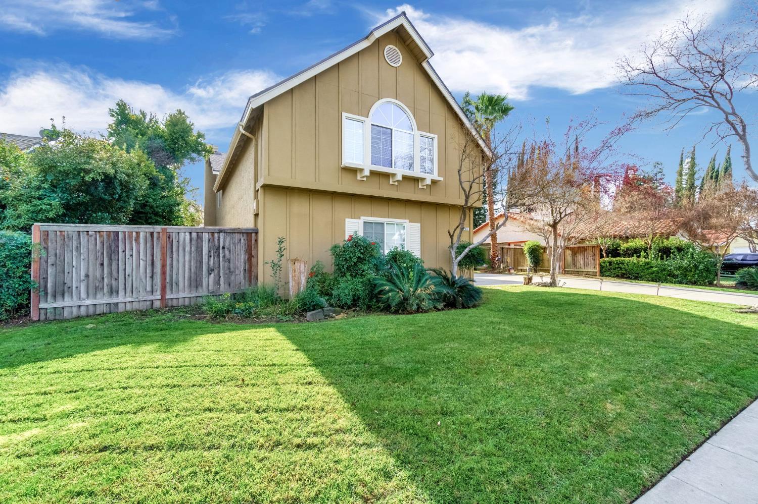 2034 Wrenwood Ave, Clovis, CA 93611