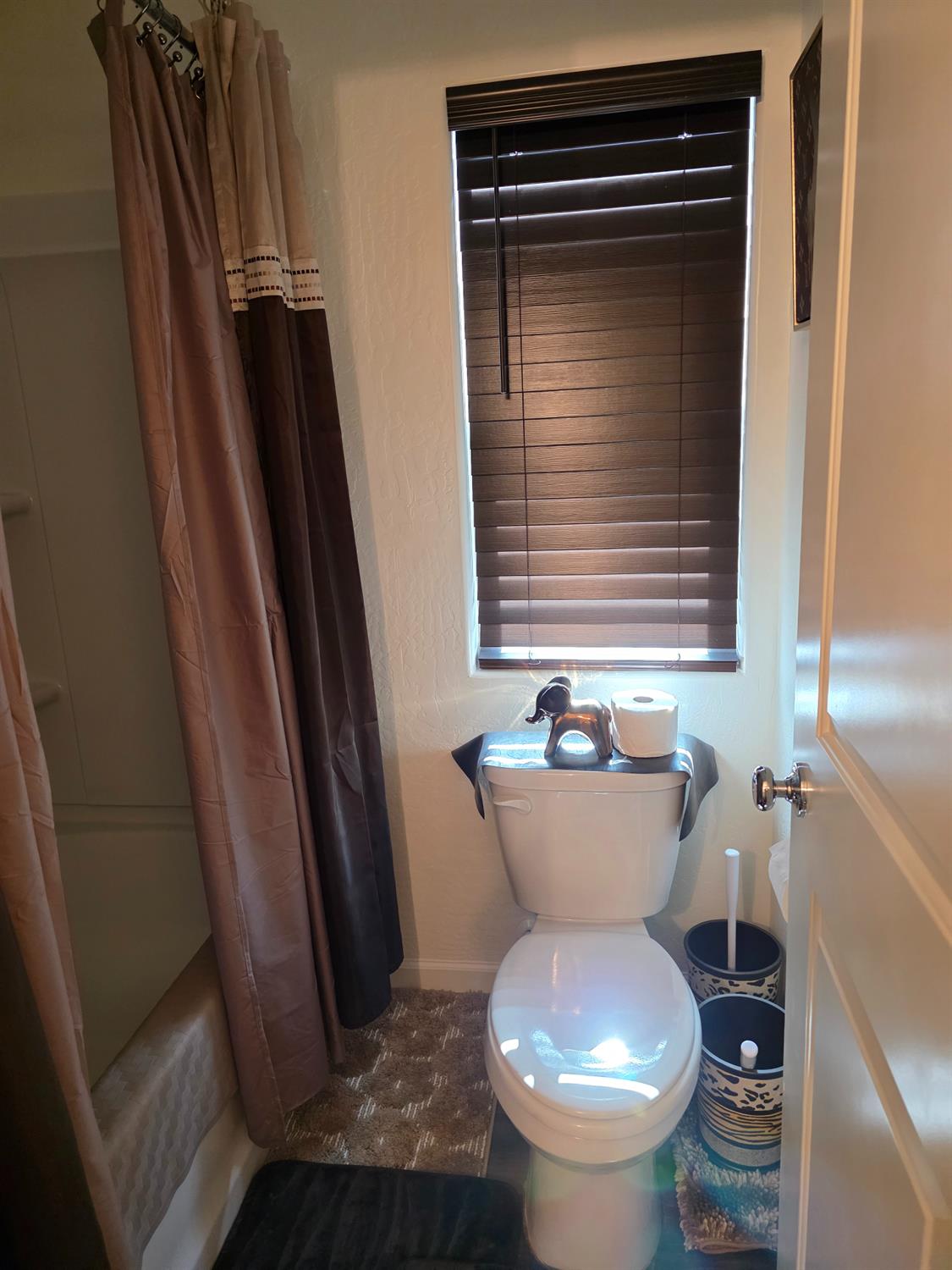 1583 Seneca Dr, Madera, CA 93637