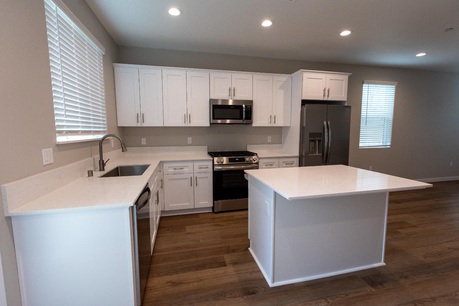 768 Laina Ave, Madera, CA 93636