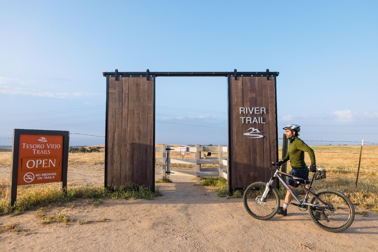 768 Laina Ave, Madera, CA 93636