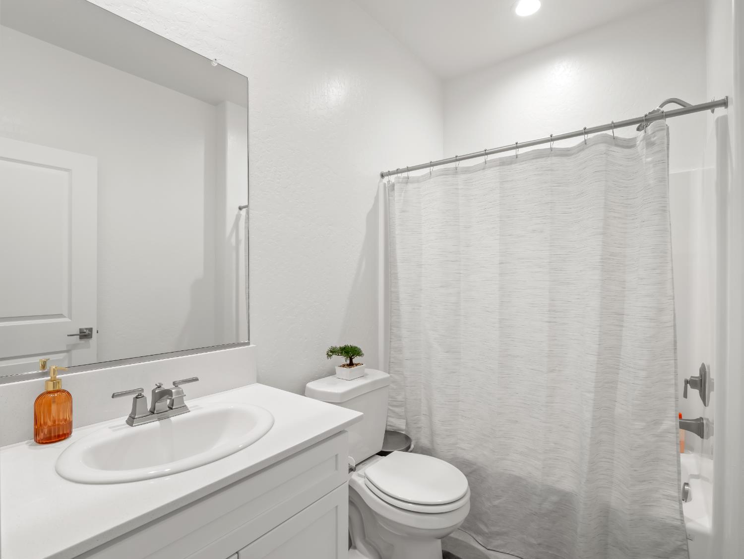 551 Talus Way S, Madera, CA 93636