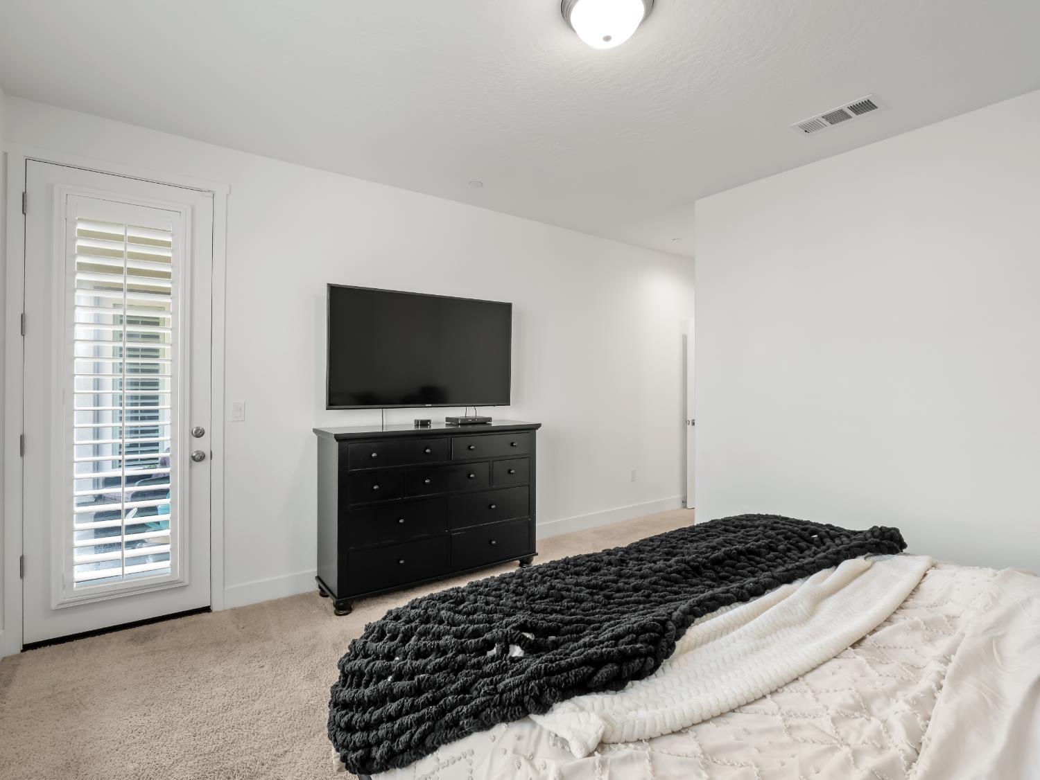 551 Talus Way S, Madera, CA 93636