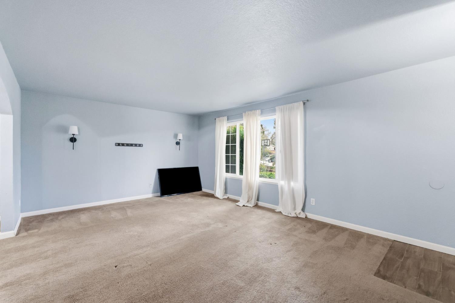 4665 W Ashcroft Ave, Fresno, CA 93722