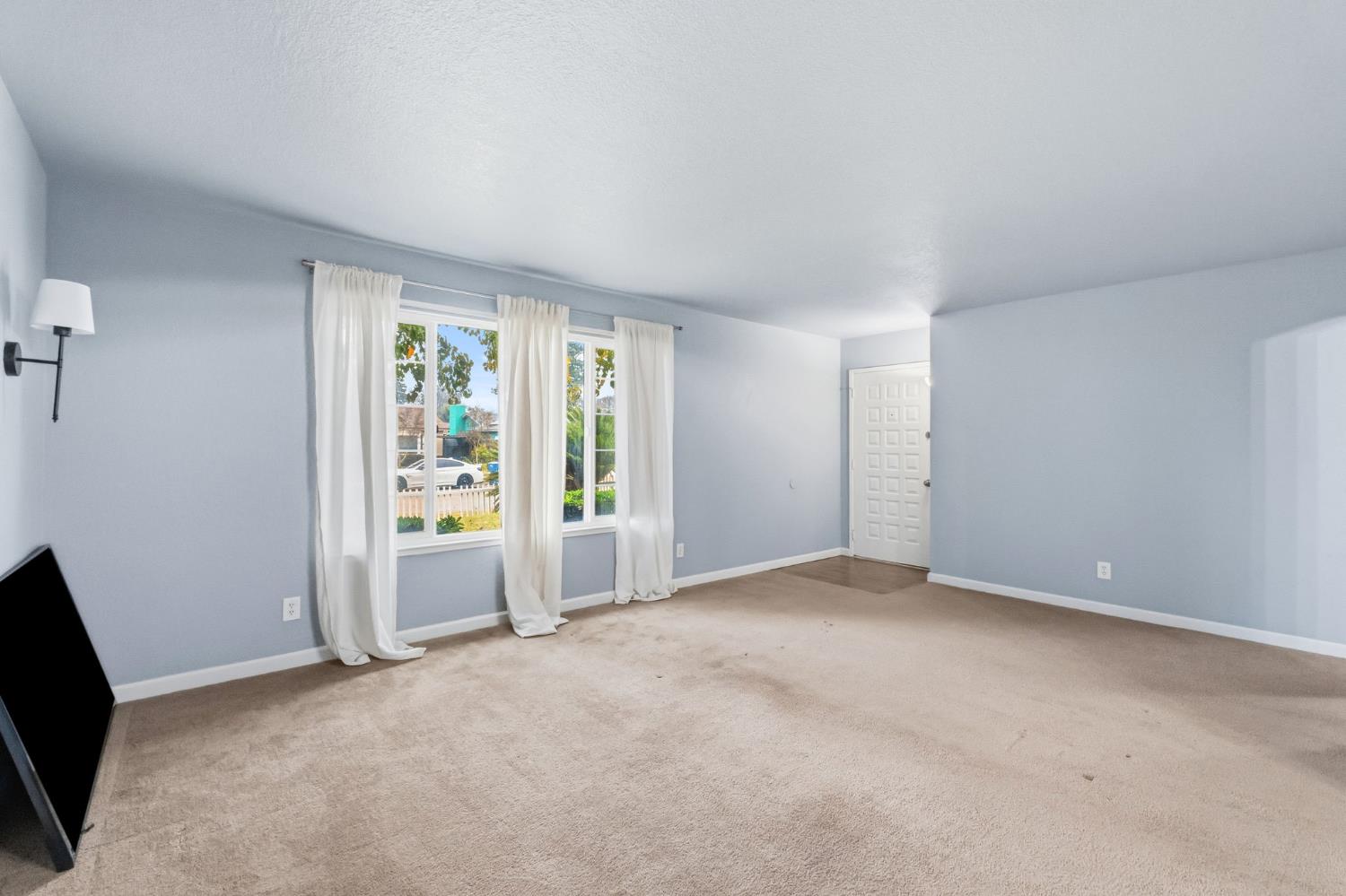 4665 W Ashcroft Ave, Fresno, CA 93722