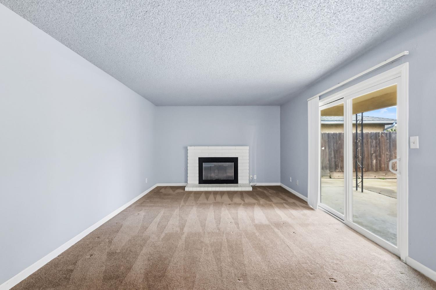 4665 W Ashcroft Ave, Fresno, CA 93722