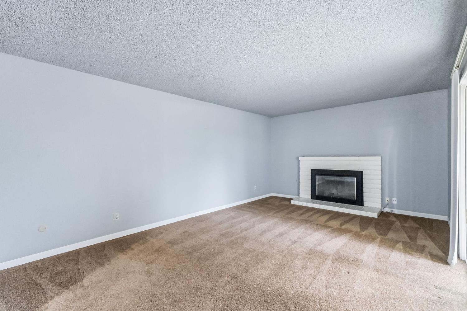 4665 W Ashcroft Ave, Fresno, CA 93722