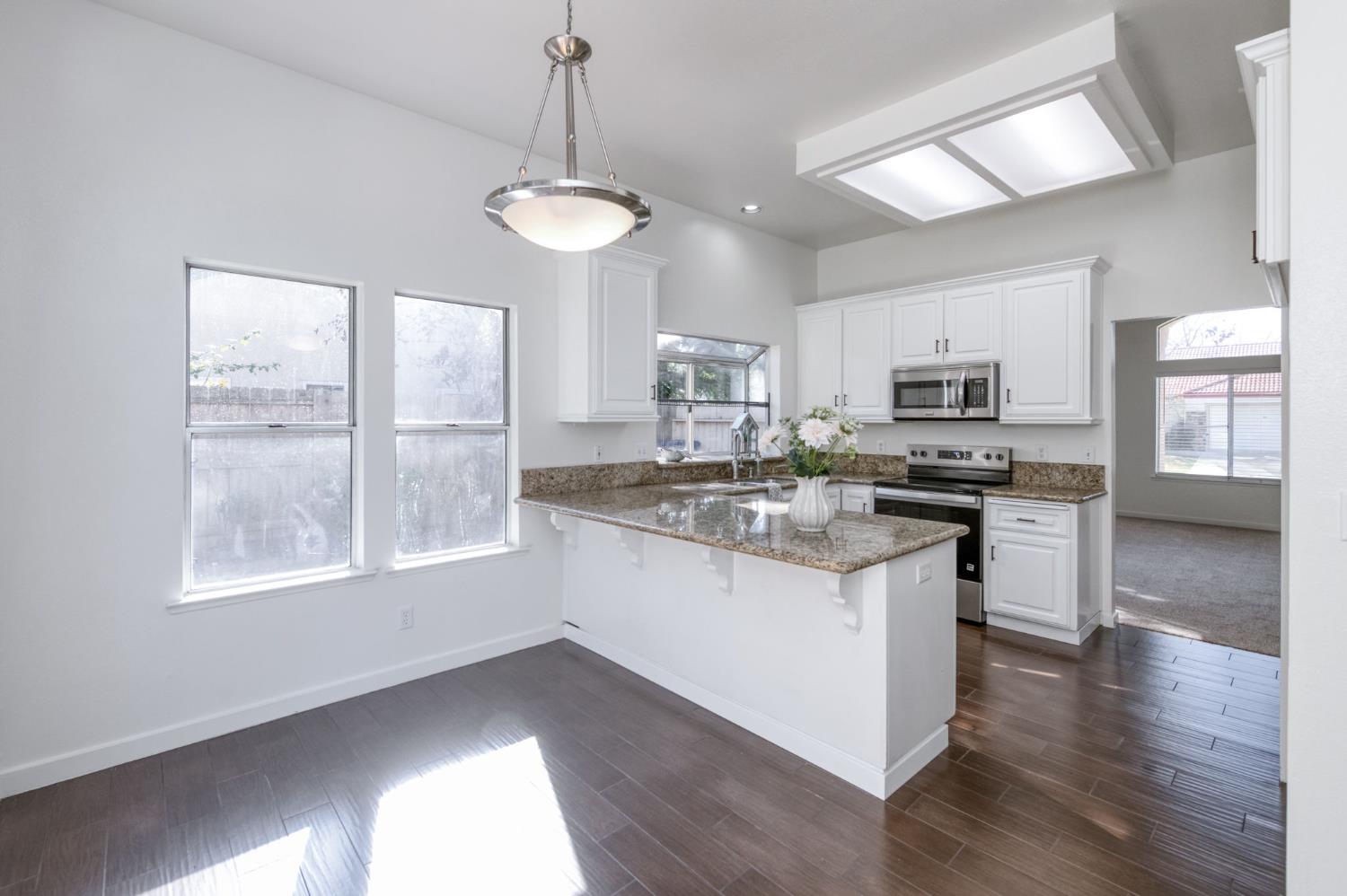 10352 N Doheny Dr, Fresno, CA 93730