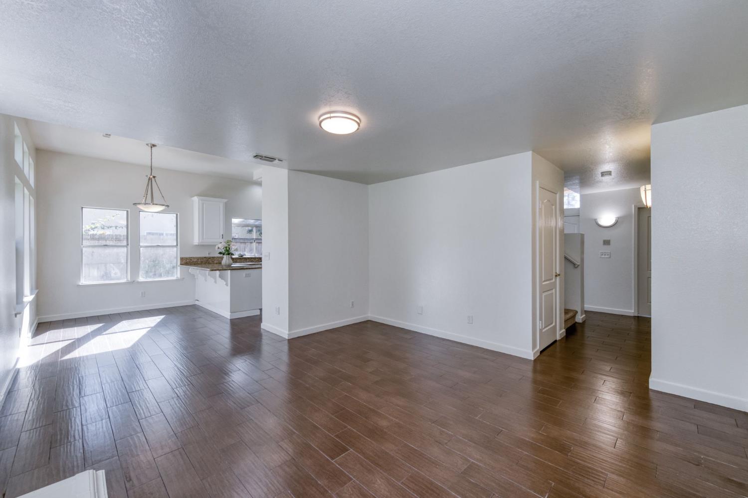 10352 N Doheny Dr, Fresno, CA 93730