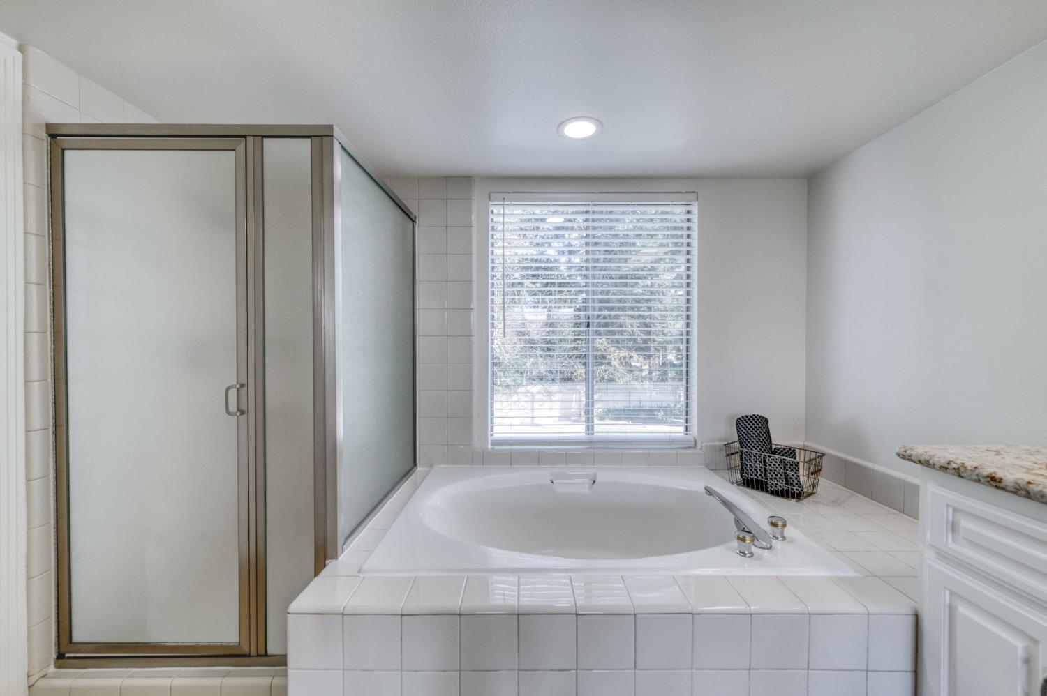 10352 N Doheny Dr, Fresno, CA 93730