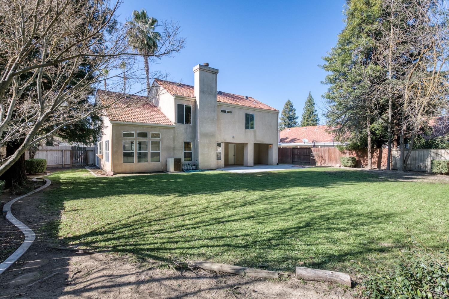 10352 N Doheny Dr, Fresno, CA 93730